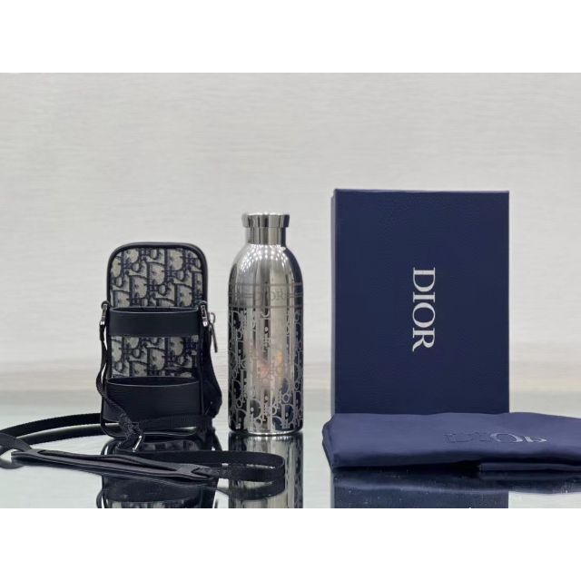 ベージュ Christian Dior - DIOR AQUA ストラップボトル & フォンホルダーの通販 by トシミ's shop|クリスチャンディオールならラクマ からバッグ