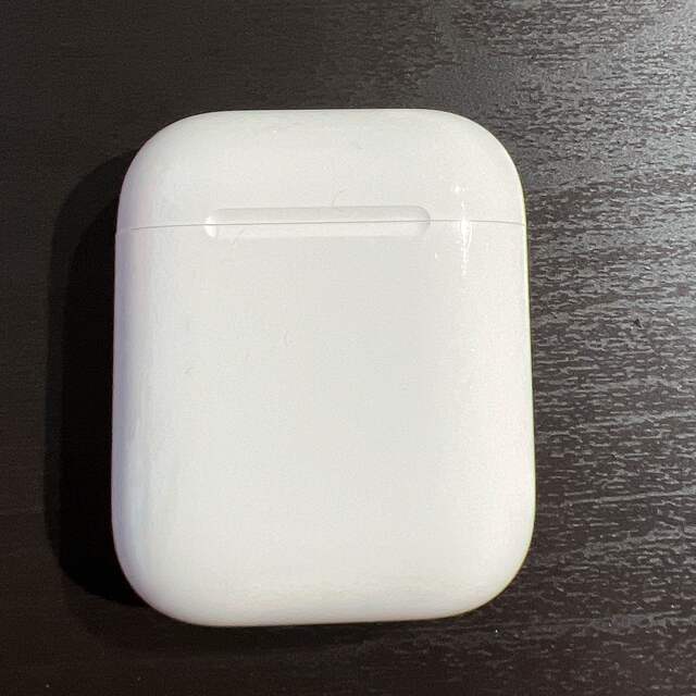 AirPods  Apple