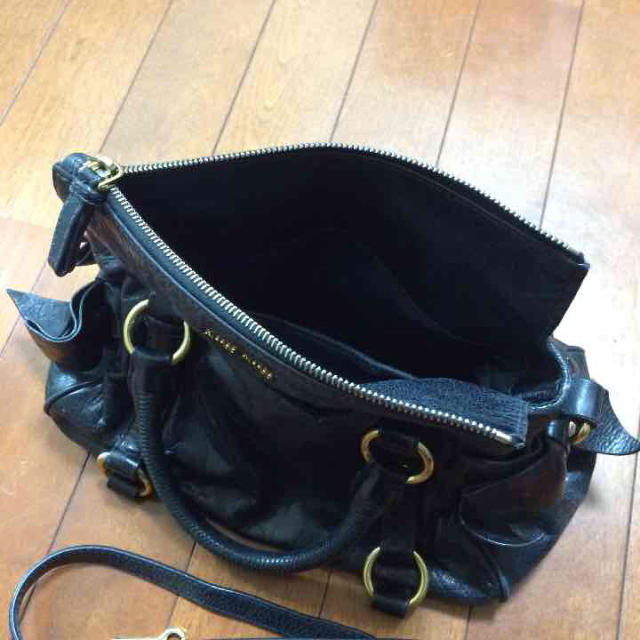 miumiu(ミュウミュウ)のmiumiu リボンバッグ レディースのバッグ(ハンドバッグ)の商品写真