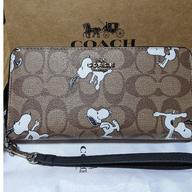 COACH  長財布　シグネチャー　スヌーピー