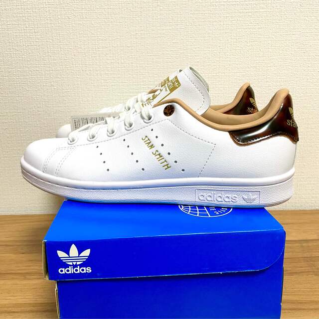 adidasスニーカー新品