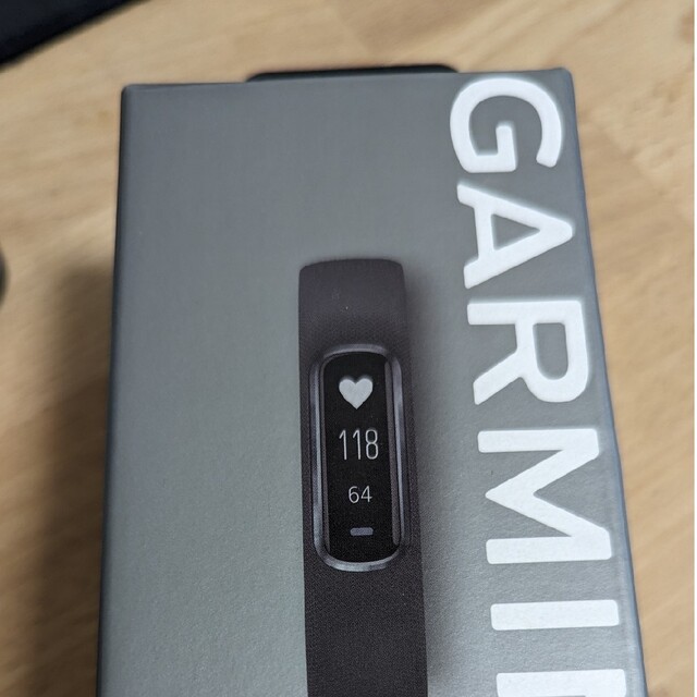 GARMIN(ガーミン)のGarmin　vivosmart4 中古 スポーツ/アウトドアのトレーニング/エクササイズ(トレーニング用品)の商品写真