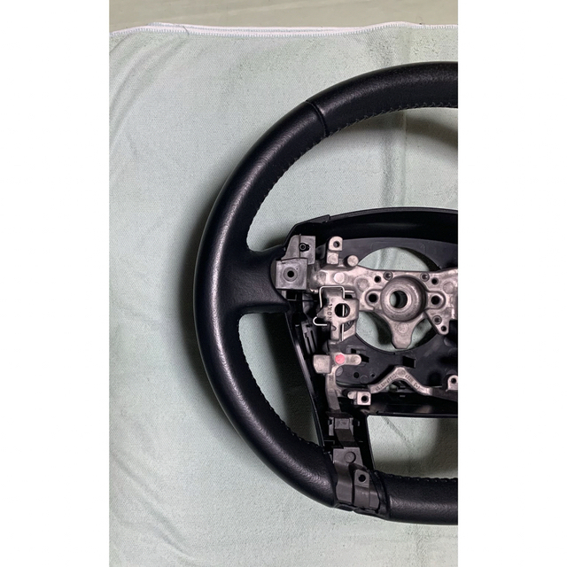 TOYOTA 30prius leather steering wheel. 1