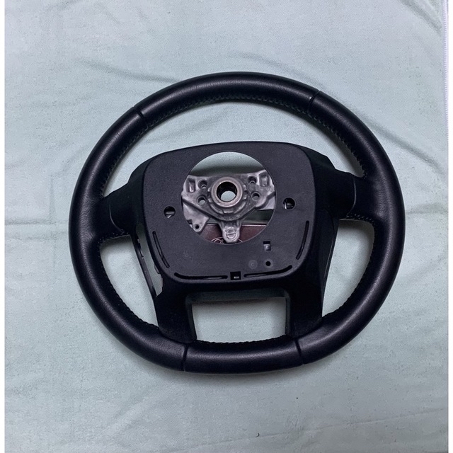 TOYOTA 30prius leather steering wheel. 3