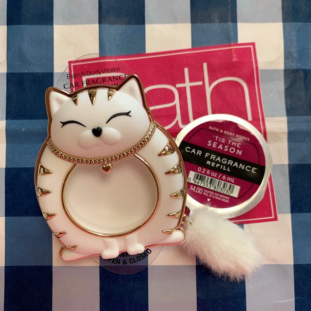 Bath & Body Works(バスアンドボディーワークス)の【新品】バスアンドボディワークス カーフレグランス ホワイトキャット セット レディースのファッション小物(キーホルダー)の商品写真