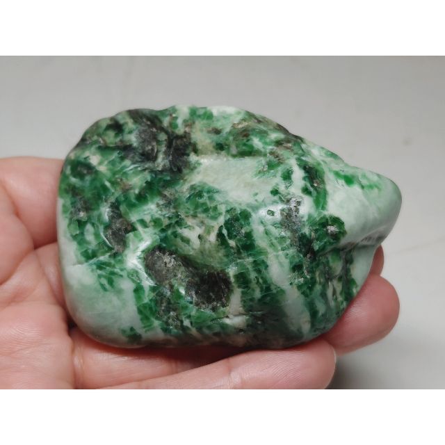 濃緑 190g 翡翠 ヒスイ 翡翠原石 原石 鉱物 鑑賞石 自然石 誕生石 水石