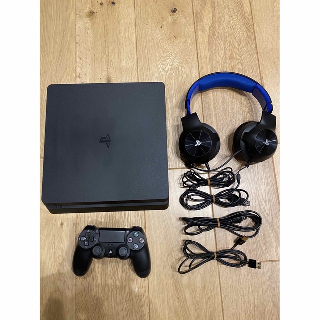 PlayStation4(プレイステーション4)のPlayStation®4 ジェット・ブラック 500GB CUH-2000A… エンタメ/ホビーのゲームソフト/ゲーム機本体(家庭用ゲーム機本体)の商品写真