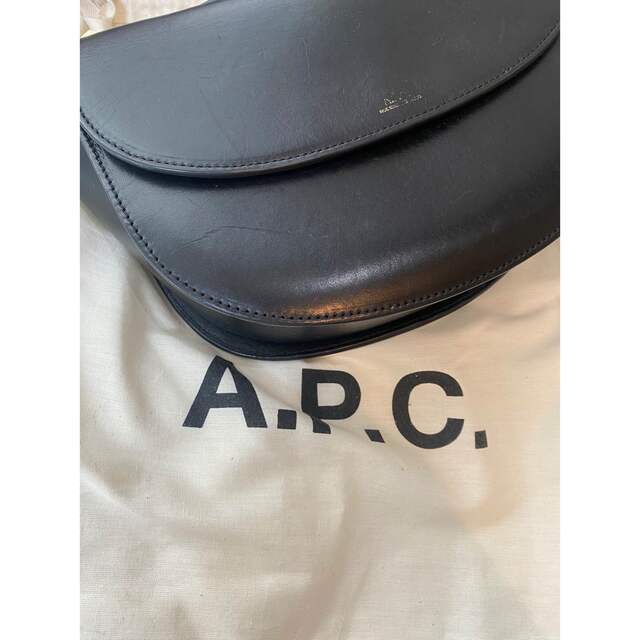 A.P.C - A.P.C Geneve ショルダーバッグ ブラックレザー 斜め掛け 肩掛けの通販 by sophie｜アーペーセーならラクマ