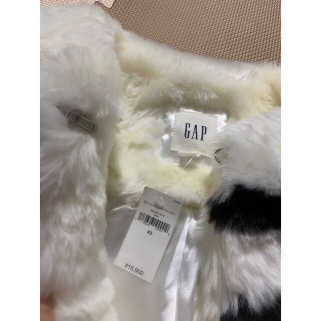 GAP(ギャップ)のGAP  ギャップ　モコモコ　ジャケットコート キッズ/ベビー/マタニティのベビー服(~85cm)(ジャケット/コート)の商品写真