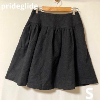 プライドグライド(prideglide)のプライドグライド ふわっとキレイに広がるブラックスカートです♡(ひざ丈スカート)