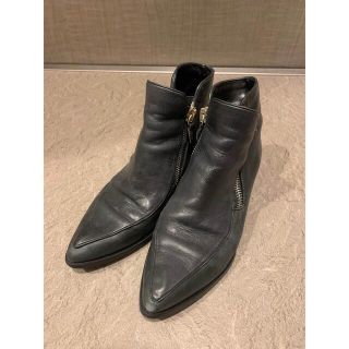 ザラ(ZARA)のZARA ポインテッド　ショートブーツ　ブーティー　本革　39 レディース(ブーツ)