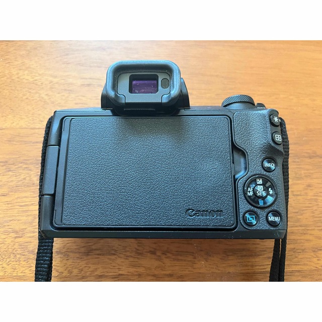 Canon(キヤノン)の◆ Canon EOS Kiss M ミラーレスカメラ　中古品◆ スマホ/家電/カメラのカメラ(ミラーレス一眼)の商品写真