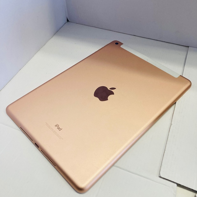 Apple iPad 第6世代 ゴールド 32GB MRM02J/A