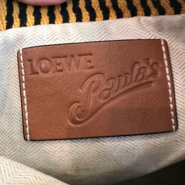 LOEWE(ロエベ)のロエベ　パウラズイビザ　ドローストリング　ポーチ　ショルダーバッグ レディースのバッグ(ショルダーバッグ)の商品写真