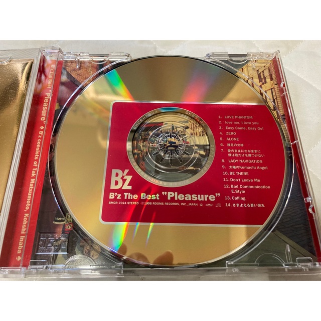 B’zアルバム B’z The Best Pleasure エンタメ/ホビーのCD(ポップス/ロック(邦楽))の商品写真