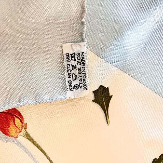 Hermes(エルメス)の【最終価格】エルメス　カレ　90 花の手紙 レディースのファッション小物(バンダナ/スカーフ)の商品写真