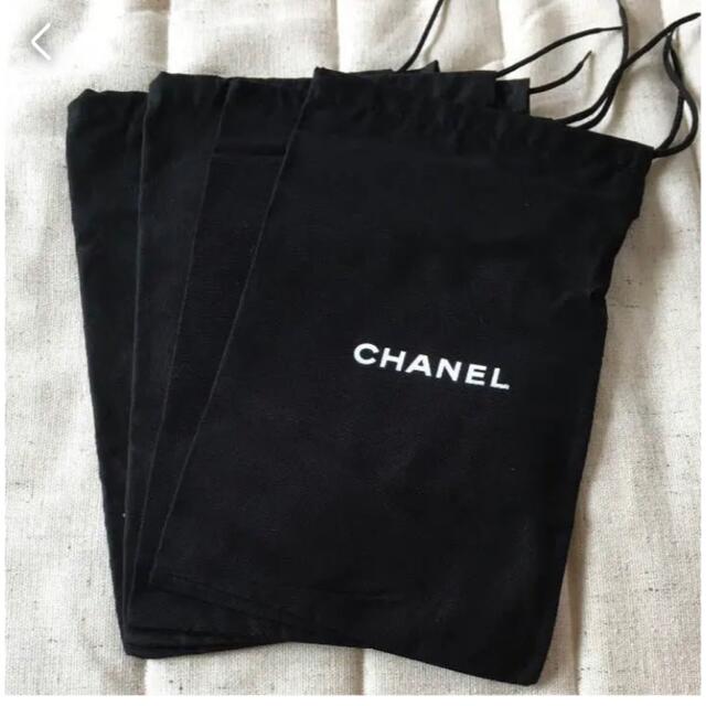 CHANEL(シャネル)のCHANEL 保存袋　新品・未使用　4枚 レディースのバッグ(ショップ袋)の商品写真