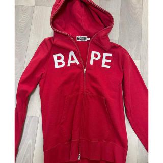 アベイシングエイプ(A BATHING APE)のA BATHING APE  BAPE パーカー　RED(パーカー)