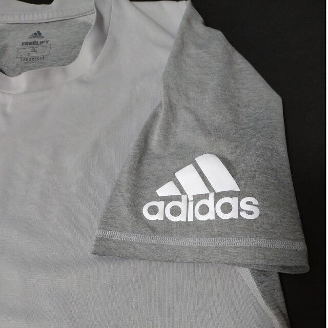 adidas(アディダス)のused 半袖 pakaian adidas ukuran j50 XL グレー スポーツ/アウトドアのランニング(ウェア)の商品写真