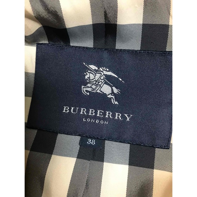BURBERRY(バーバリー)のバーバリー　ダウン レディースのジャケット/アウター(ダウンジャケット)の商品写真