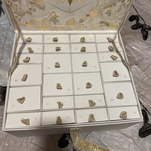 GUERLAIN - ゲラン アドベントカレンダー2022 空き箱 2つ入りの GUERLAIN - ゲラン アドベントカレンダー2022 空き箱 2つ入りの
