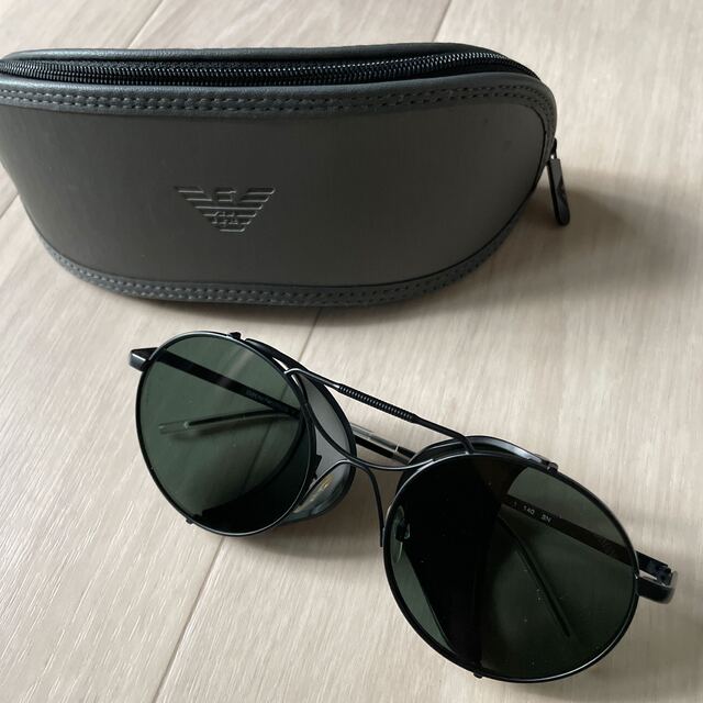 EMPORIO ARMANI サングラス　フード付き