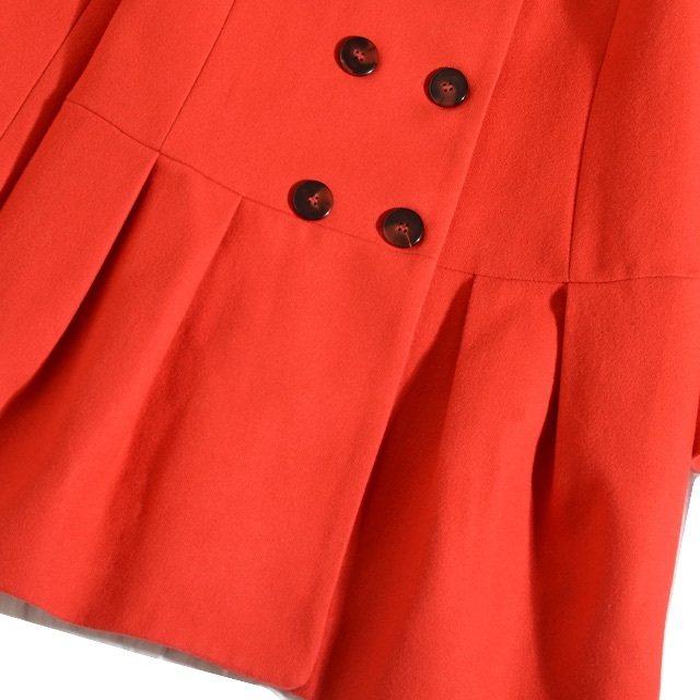 Sinequanone(シネカノン)のシネカノン　ダブルボタンがかわいい真っ赤なウールコート　38 レディースのジャケット/アウター(ロングコート)の商品写真