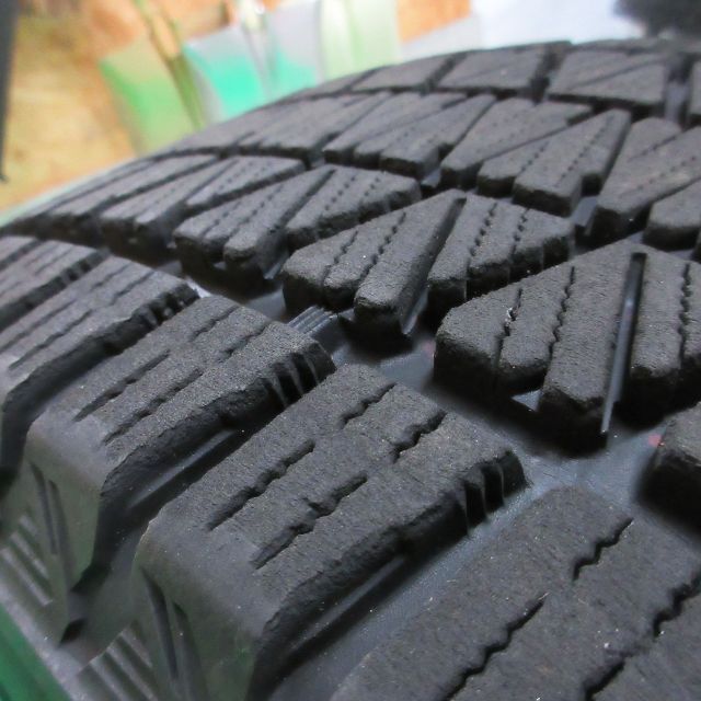 値頃 BRIDGESTONE - 冬タイヤ 225/65R17 2019年バリ山スタッドレス BS