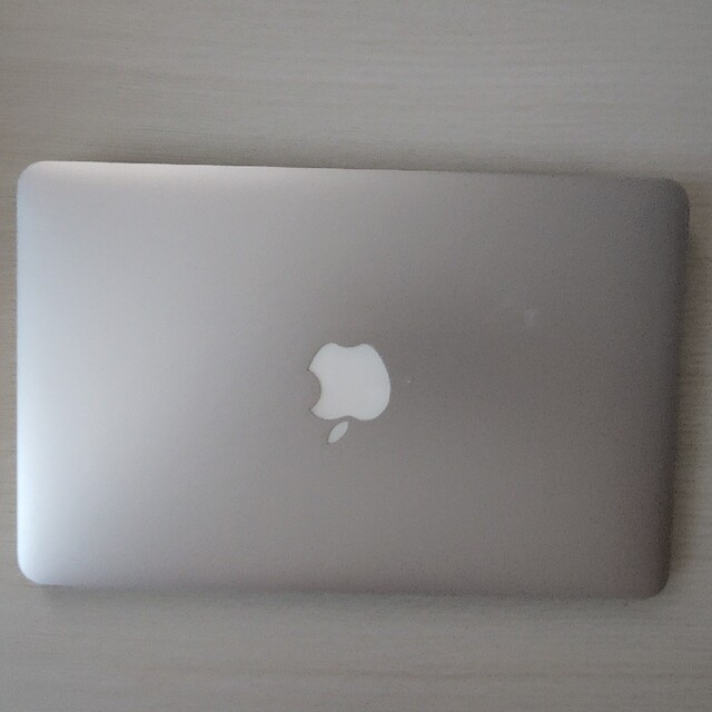Apple(アップル)のAPPLE MacBook Air MACBOOK AIR MD711J/B C スマホ/家電/カメラのPC/タブレット(ノートPC)の商品写真