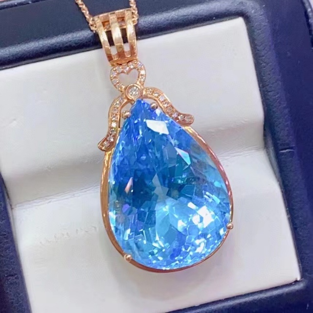 ⭐天然 トパーズ ダイヤ ペンダントトップ k18 25.6ct - ネックレス