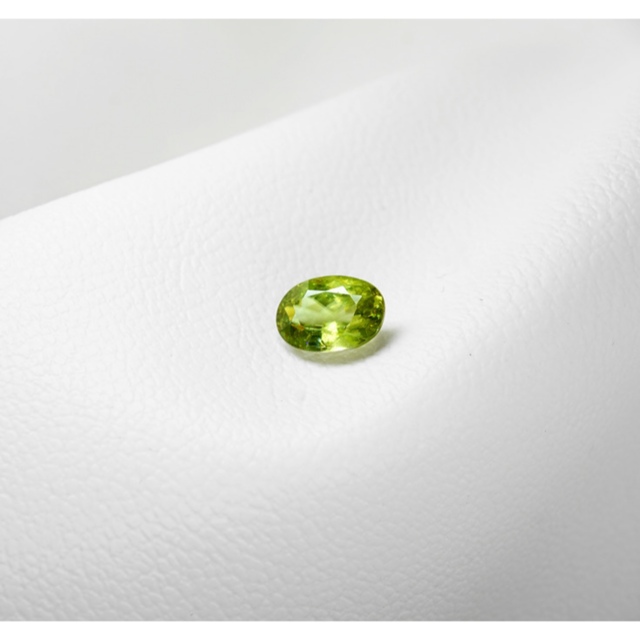 卸屋激選 照り最高 天然スフェーン 2.52ct clinicacampinas.com.br