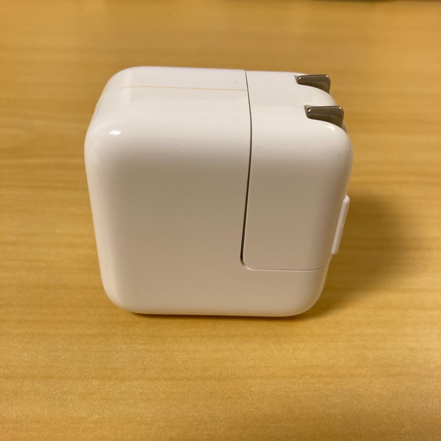 Apple(アップル)のApple 純正品 電源アダプタ 10W スマホ/家電/カメラの生活家電(変圧器/アダプター)の商品写真