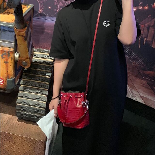 まめきん。様専用】FENDI モントレゾール レッド 国内外の人気集結