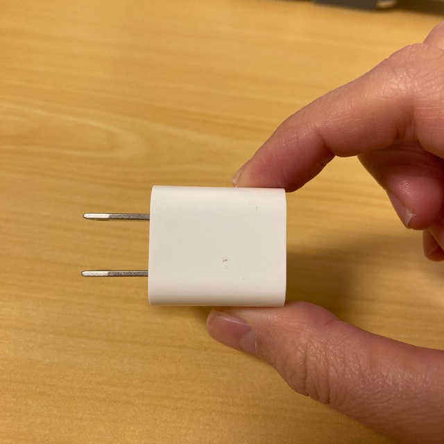 Apple(アップル)のApple 純正品 電源アダプタ 5W スマホ/家電/カメラの生活家電(変圧器/アダプター)の商品写真