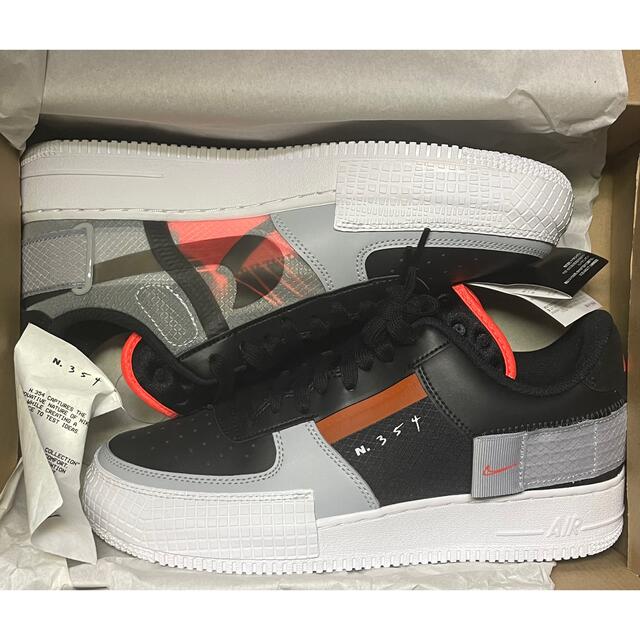 NIKE AIR FORCE1 TYPE BLACK HYPER CRIMSON