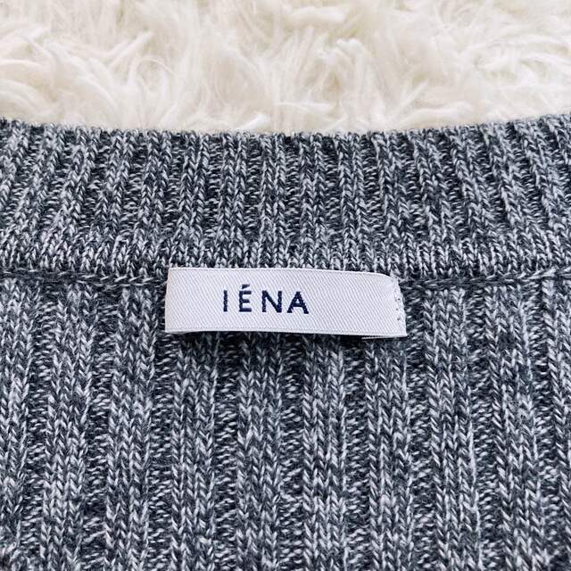 IENA(イエナ)のIENA ウール100% Vネックリブニット　着痩せ　イエナ効果 レディースのトップス(ニット/セーター)の商品写真