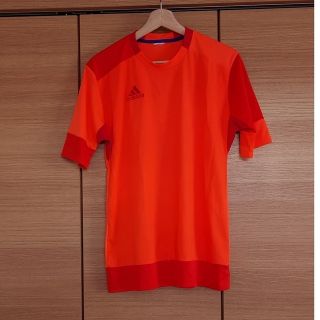 アディダス(adidas)のadidas　Tシャツ　レディースM　メンズS(トレーニング用品)