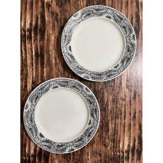 モダン黒花柄 17cm中皿 2枚 和洋食器 オシャレ 磁器 美濃焼 カフェ風(食器)