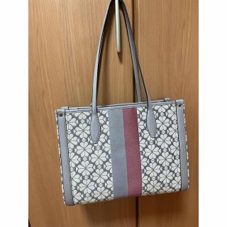 2種類選べる KATE SPADE フラワー ジャカード マーケット ミディアム