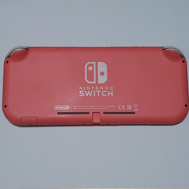 Nintendo Switch(ニンテンドースイッチ)のNintendo Switch SWITCH LITE コーラル エンタメ/ホビーのゲームソフト/ゲーム機本体(家庭用ゲーム機本体)の商品写真