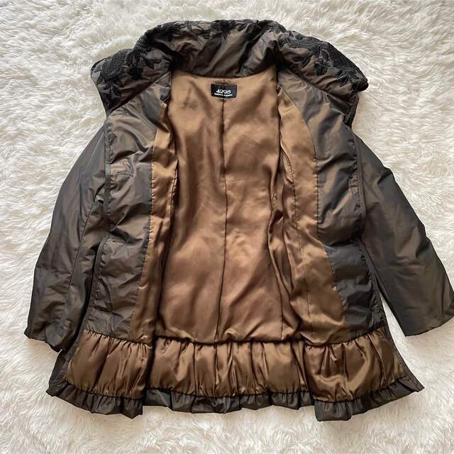 《美品》4298 シズカコムロ　刺繍 カラー ダウンコート 42 レディースのジャケット/アウター(ダウンジャケット)の商品写真
