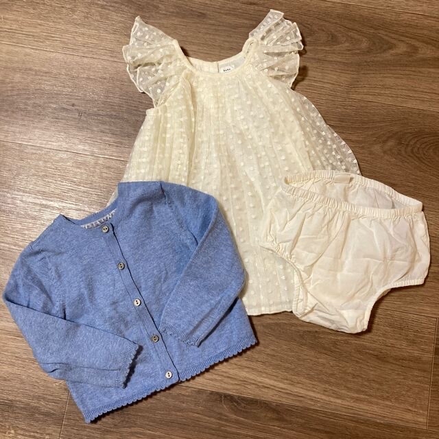 babyGAP(ベビーギャップ)のワンピース　カーディガン　2点セット　80cm キッズ/ベビー/マタニティのベビー服(~85cm)(ワンピース)の商品写真