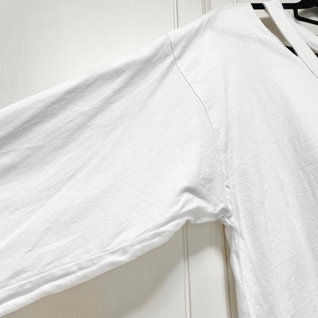 EMODA(エモダ)のEMODA エモダ　スリットネックボーイ ロンT  ホワイト レディースのトップス(Tシャツ(長袖/七分))の商品写真