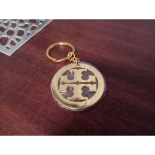 トリーバーチ(Tory Burch)の【美品】トリーバーチ　キーホルダー　小物　アクセサリー　未使用　可愛い　ゴールド(キーホルダー)