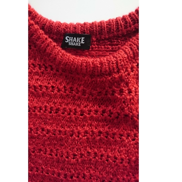 SHAKE SHAKE(シェイクシェイク)の赤色ニットセーター レディースのトップス(ニット/セーター)の商品写真
