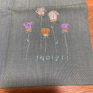 インディヴィ(INDIVI)のインディヴィ可憐　INDIVI 刺繍ロゴ入り花詩集　グリーン(ハンカチ)