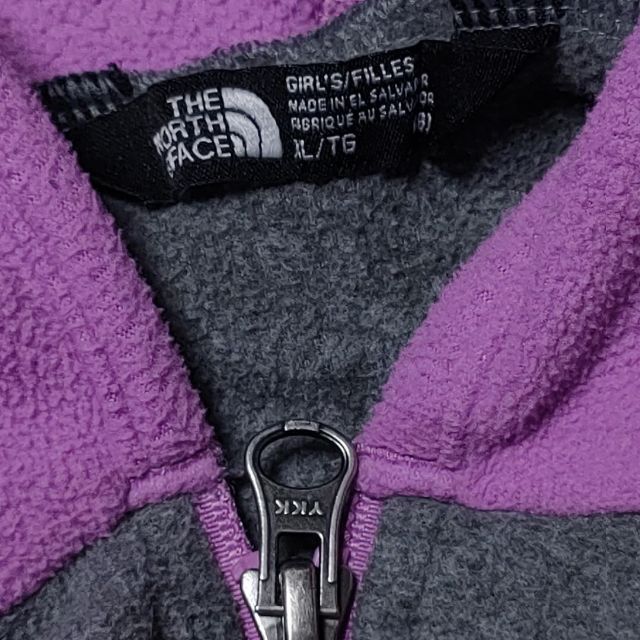 THE NORTH FACE(ザノースフェイス)の【THE NORTH FACE】 パーカー 紫・黒   刺繍ロゴ 古着 XL レディースのジャケット/アウター(ブルゾン)の商品写真