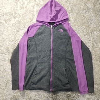 ザノースフェイス(THE NORTH FACE)の【THE NORTH FACE】 パーカー 紫・黒   刺繍ロゴ 古着 XL(ブルゾン)