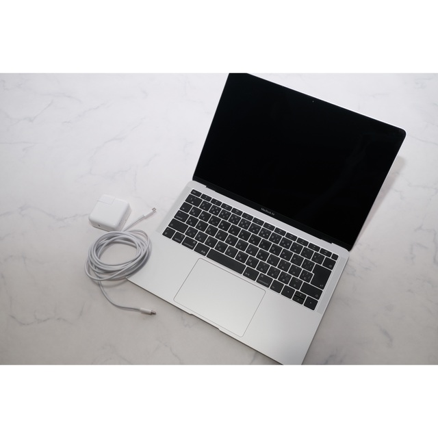 フラワーオブライフ 【美品】Macbook Air 2018 i5 8GB A1932