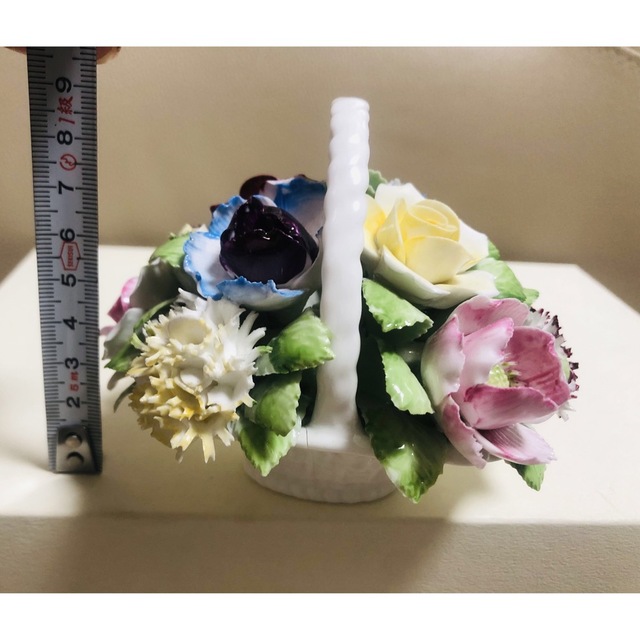 Royal Doulton(ロイヤルドルトン)のロイヤルドルトン  陶花　豪華です！高さ9cm x 幅11cm インテリア/住まい/日用品のインテリア小物(置物)の商品写真